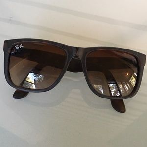 Unisex Ray-Ban Sunglasses (Ray-Ban case included)
